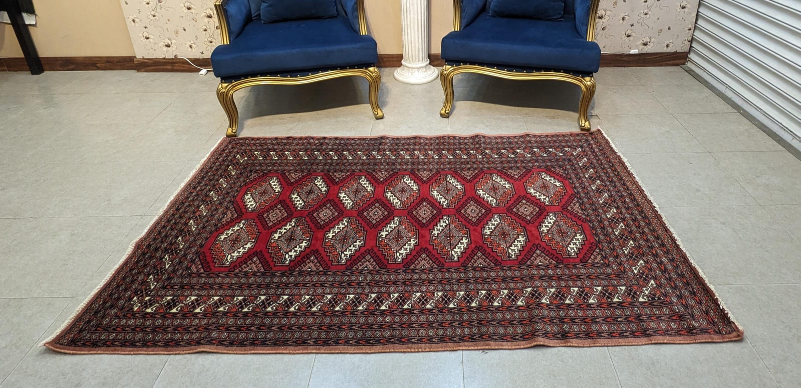 Vintage Sarook Hand Knotted Rug