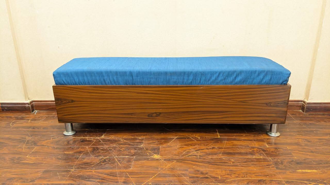 2.5 Seater Seattee