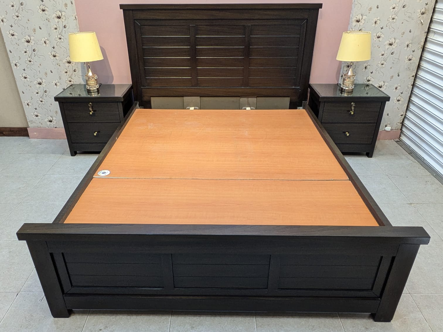 Elegant Queen Size Bed with 2 Side Tables