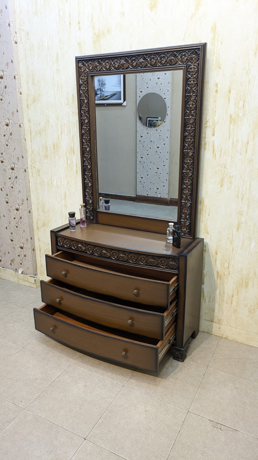 King Size Bed With 2 Side Tables and Dressing Table