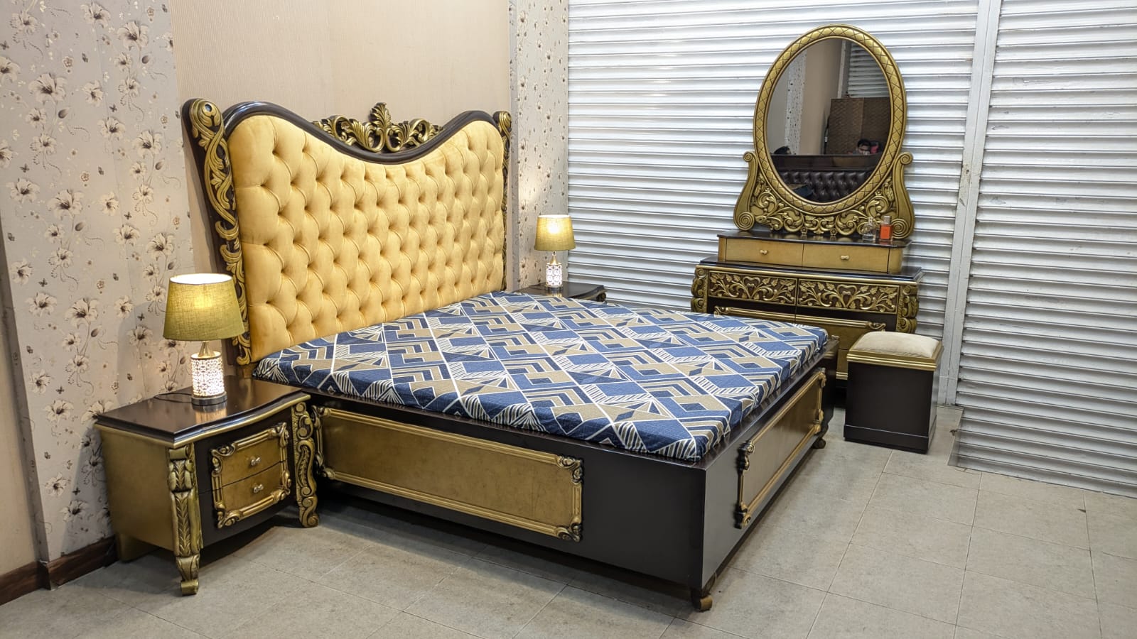 Luxury Design King Size Complete Bedroom Set
