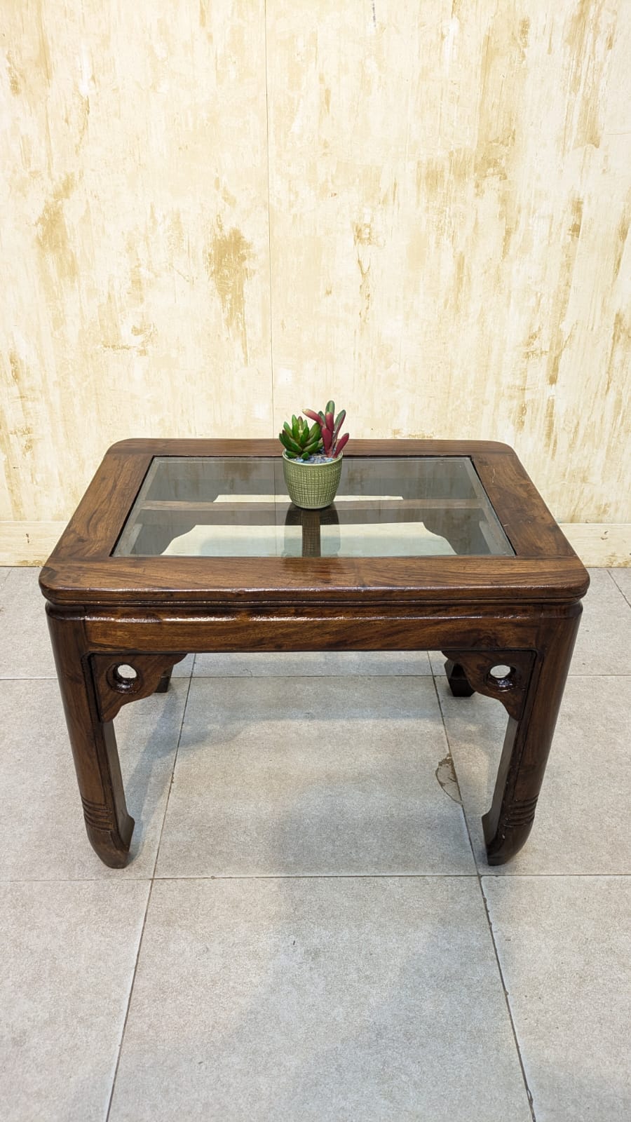 Corner Table