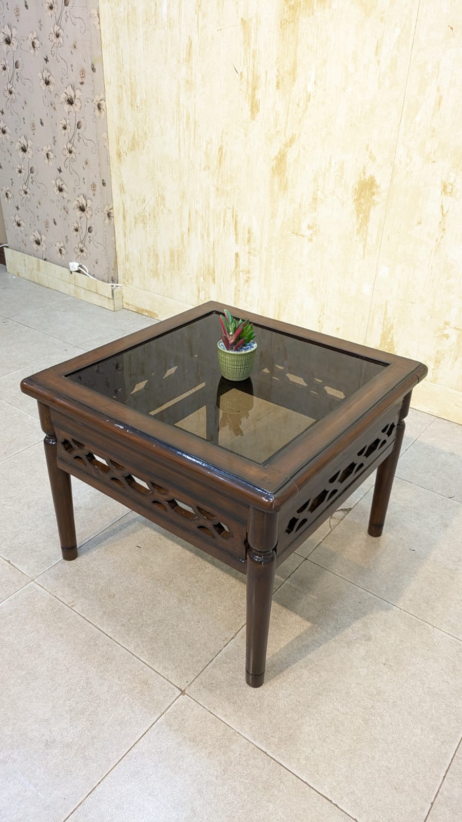 Corner Table