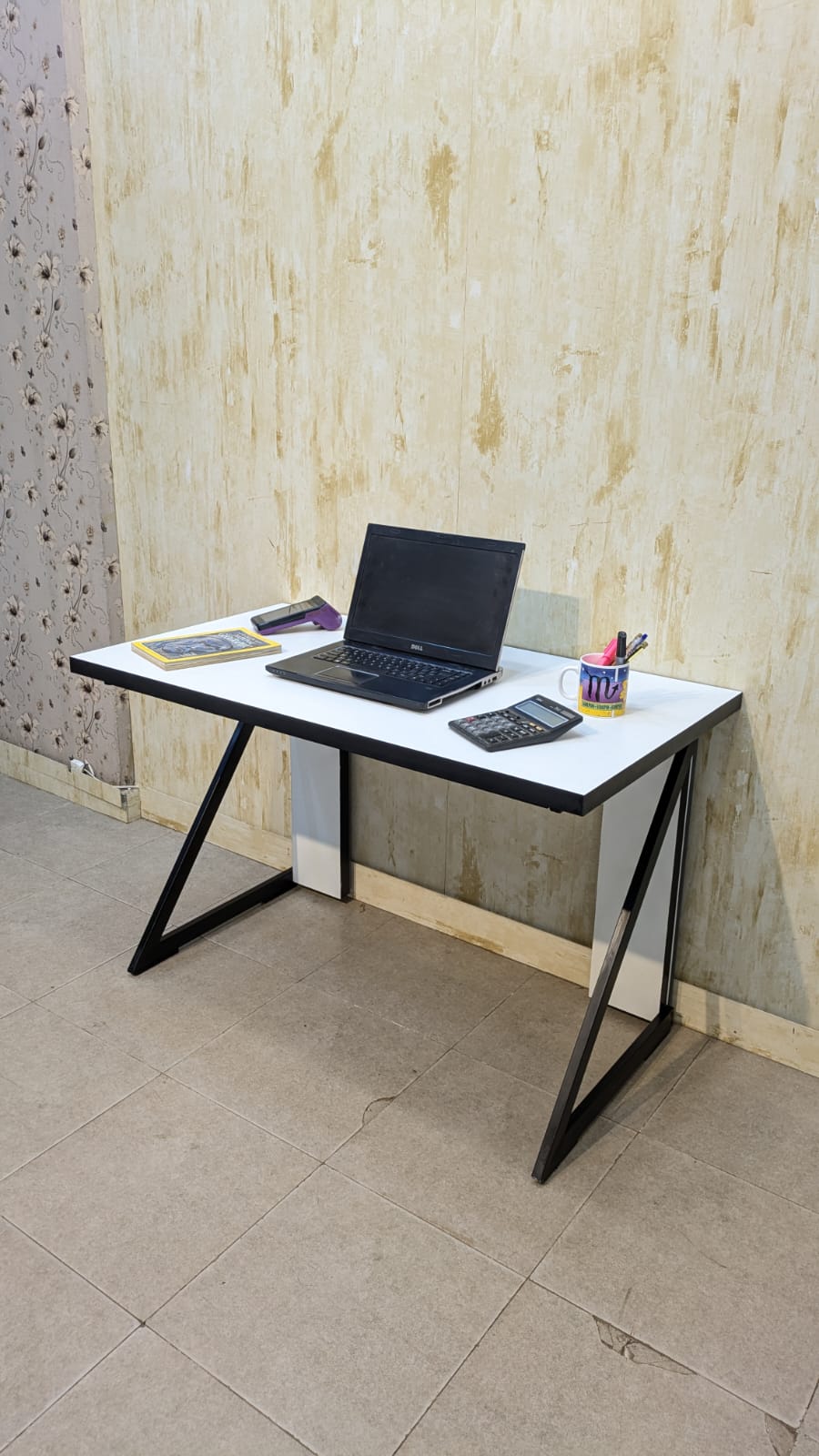 Brand New Modern Study Table – Sleek & Practical