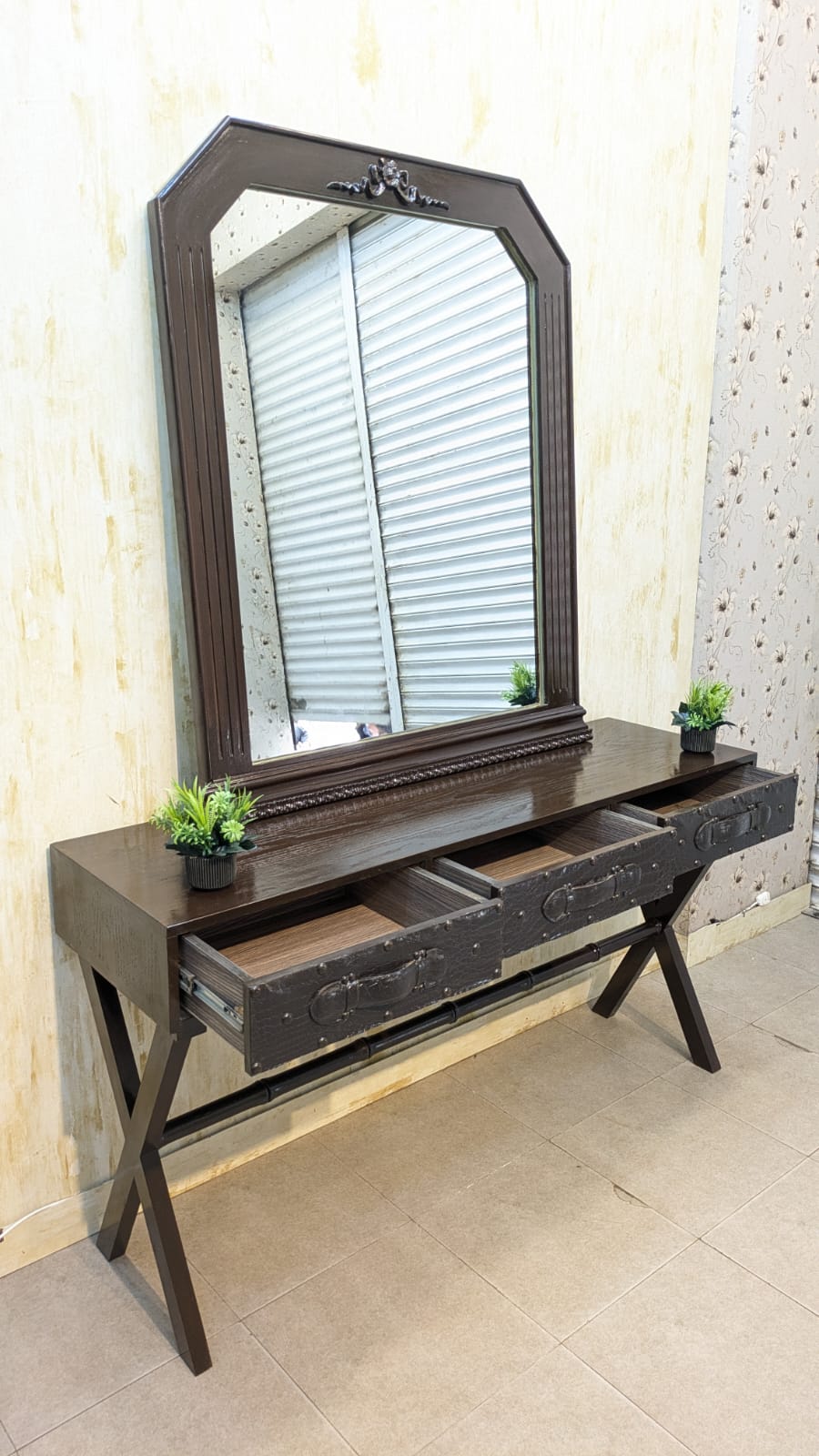 Console with Wall-Mounted Mirror