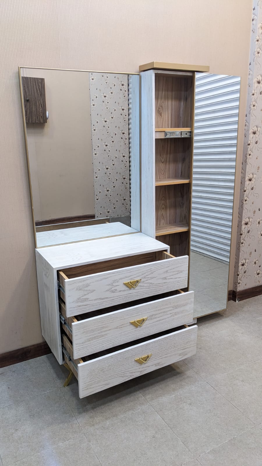 King Size Bedroom Set with Spring Mattress