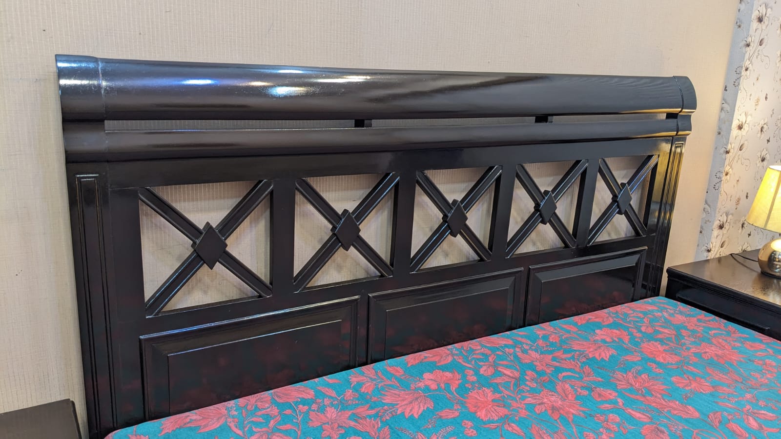 King Size Bed With 2 Side Tables and Dressing Table