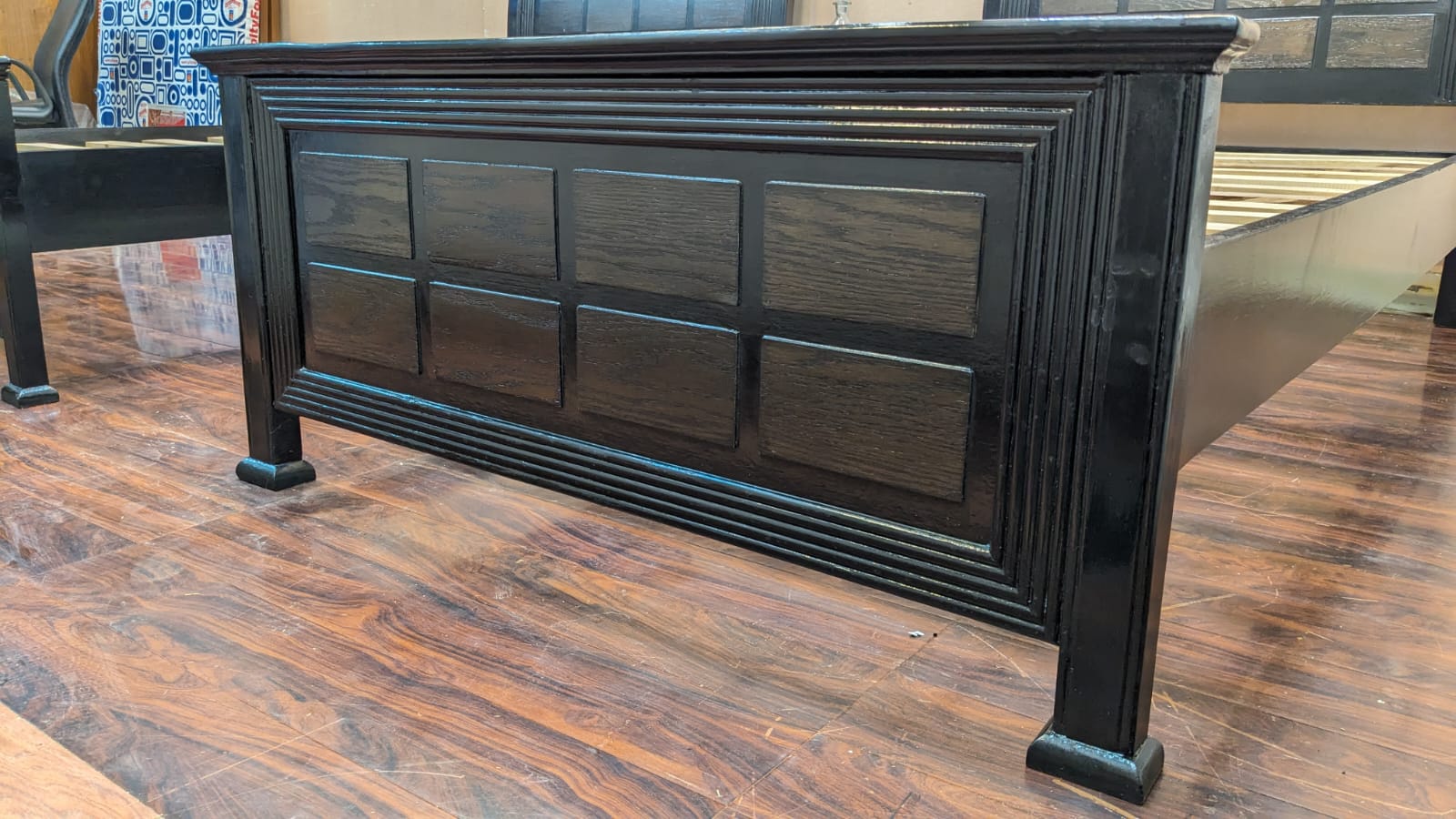 Pair of Single Bed with Shared Side Table