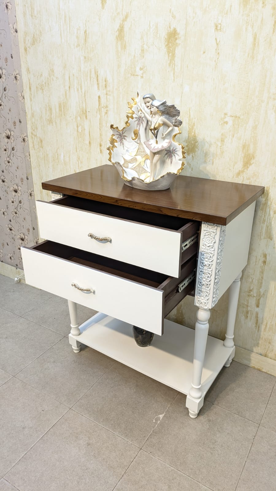 Table Console