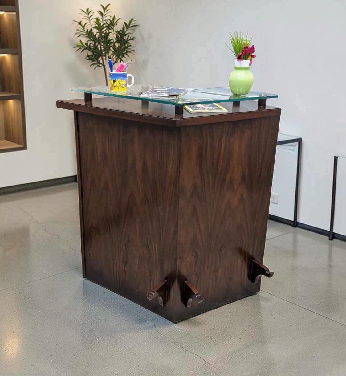 Stylish Counter Table