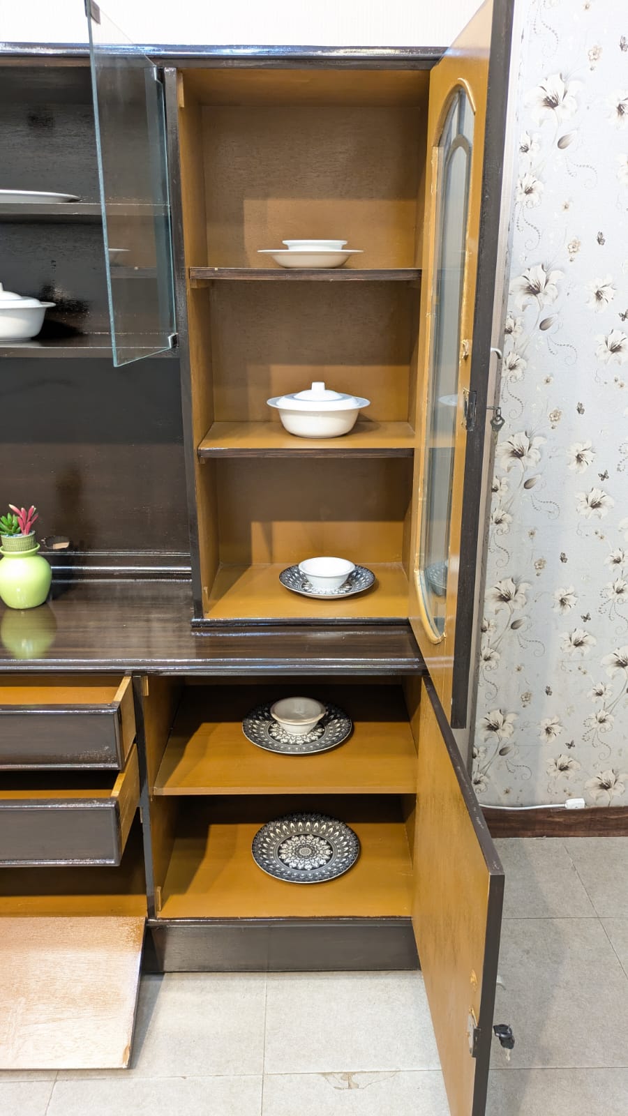 Crockery Divider