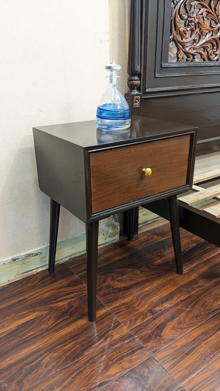 King Size Bed With 2 Side Tables