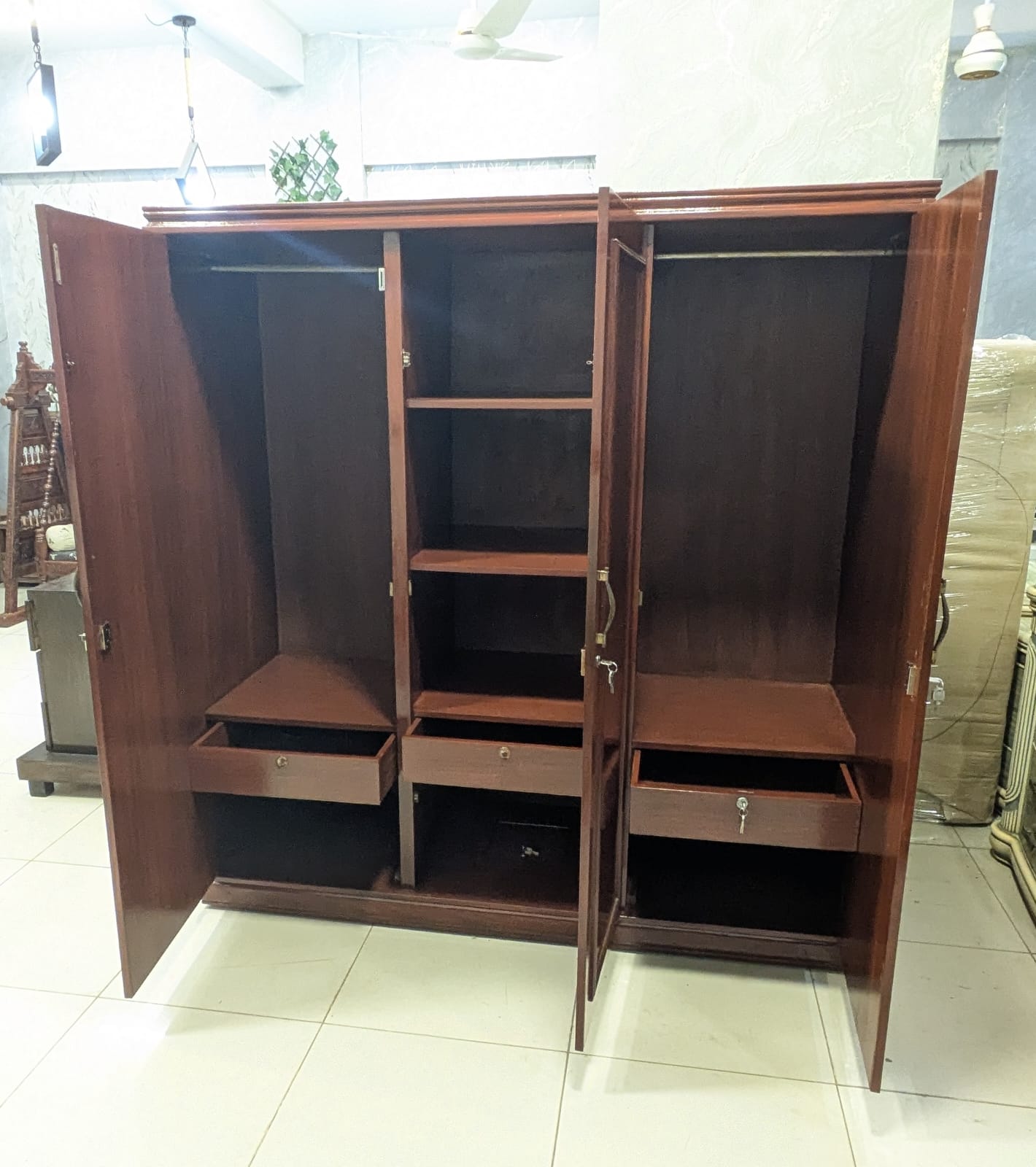 Sheesham Wood 3-Door Almirah