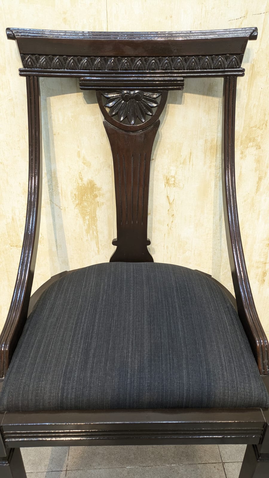 Round Shape 5 Seater Dining Table