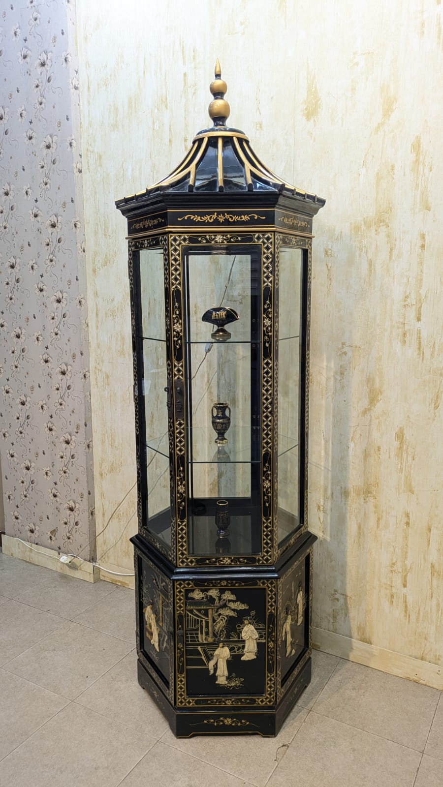Chinese Black Lacquer Round Hexagon Pagoda Top Mother Of Pearl Showcase Display