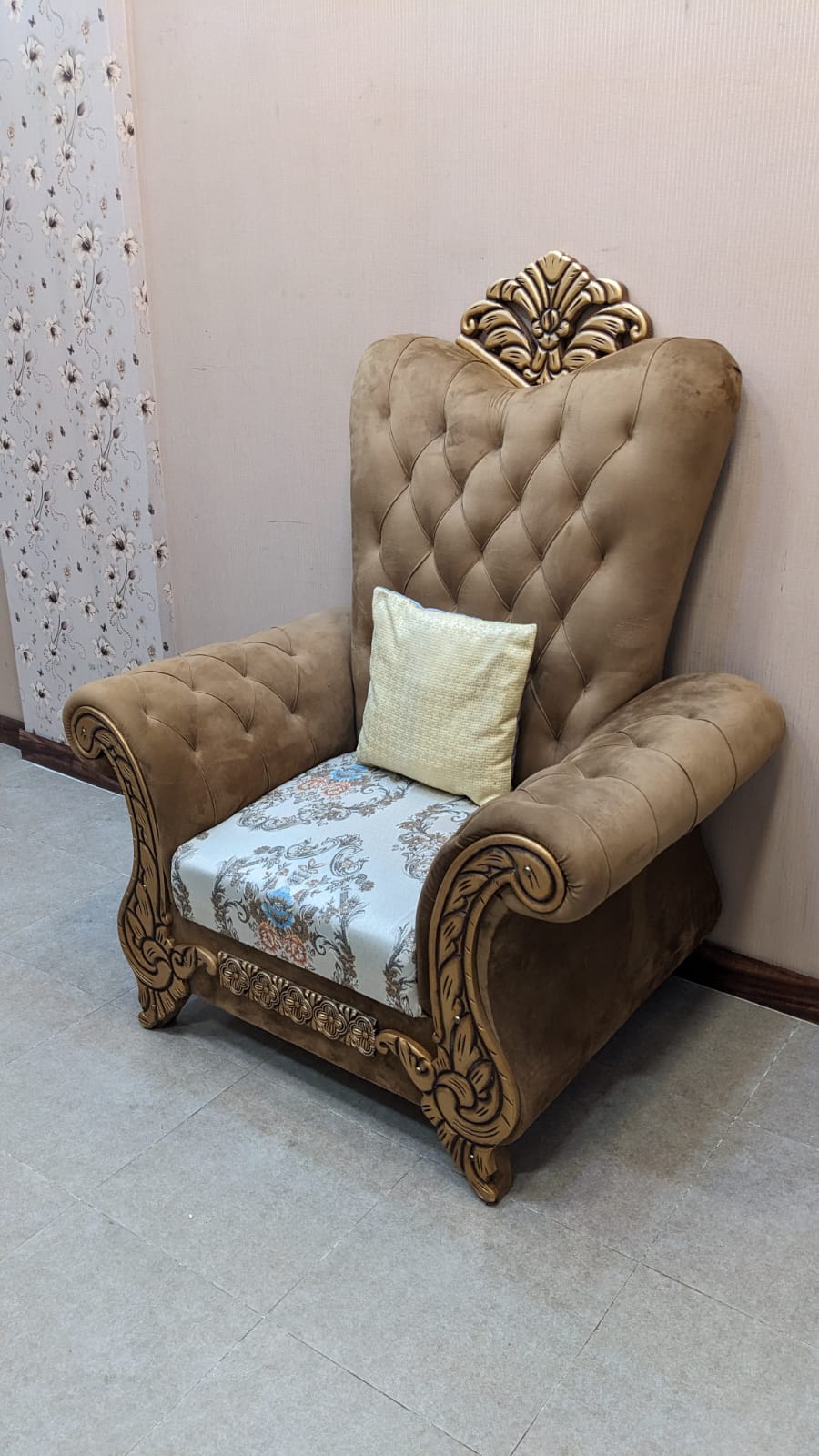 Luxurious 7 Seater Sofa Set