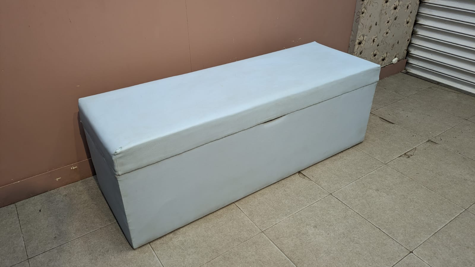 Leatherette Storage Sattee
