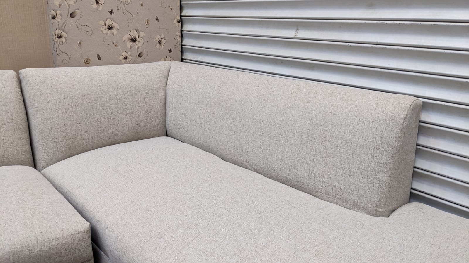 Modern Design 5 Seater L Shape Sofa Set with Center Table