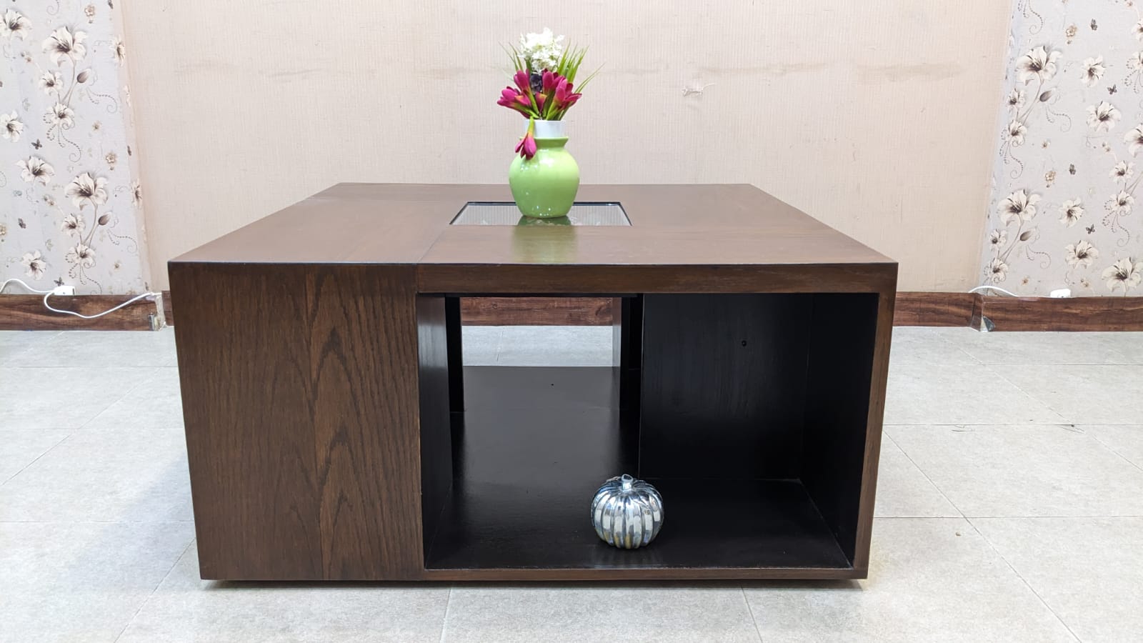 Elegant Design Center Table