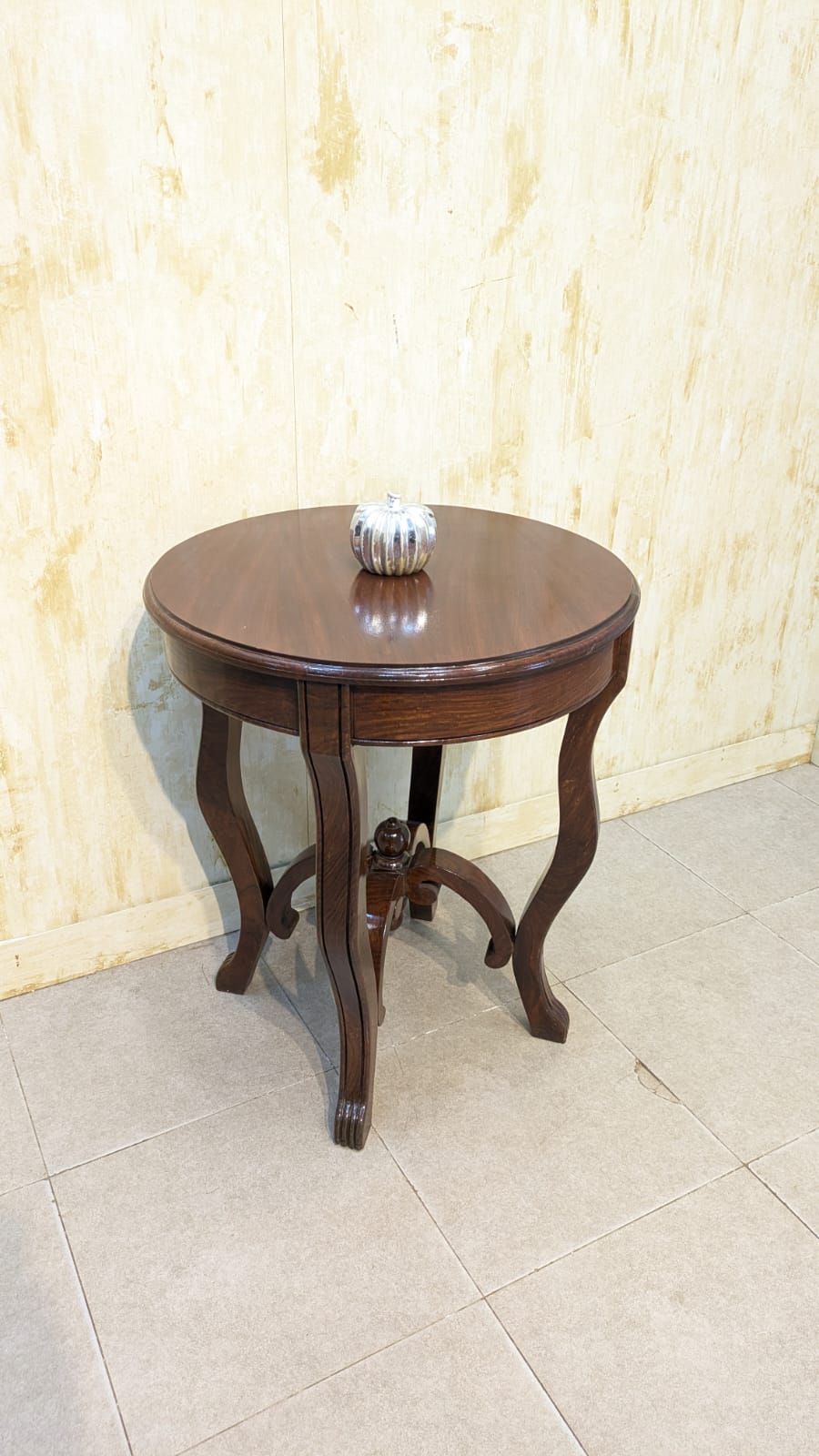 Corner Table