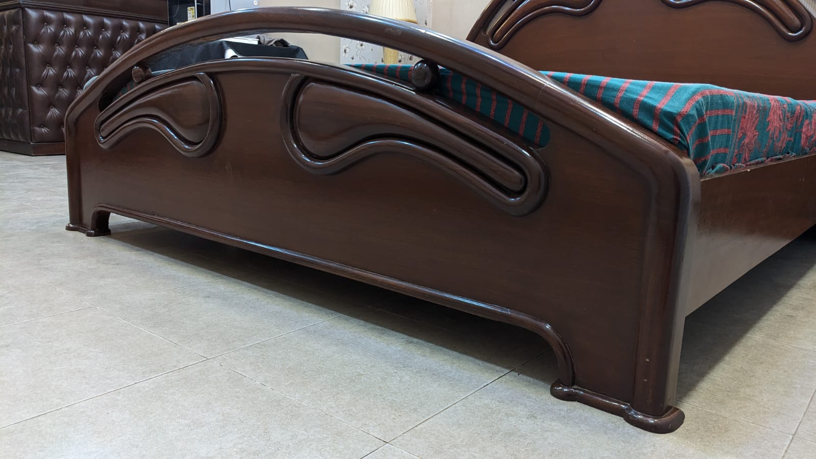 King Size Bed With 2 Side Tables