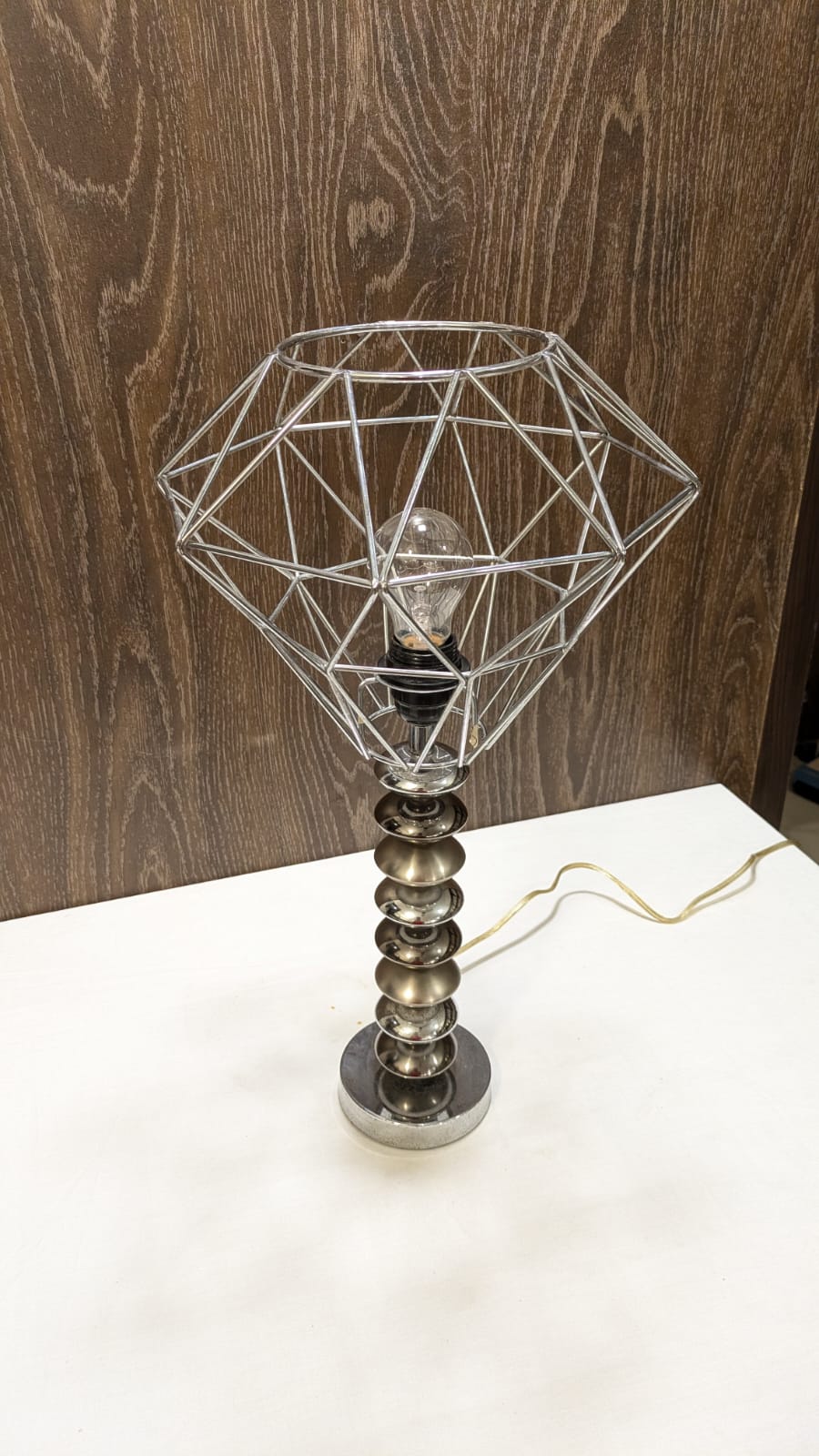 Table lamp