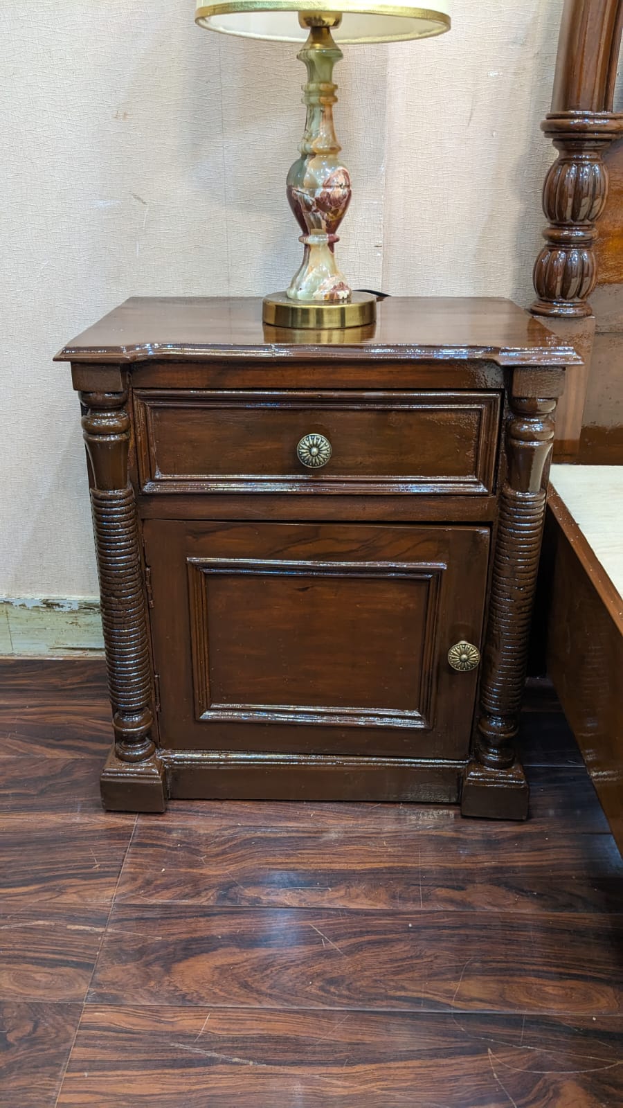 Pure Sheesham Wood King Size Bed With 2 Side Tables