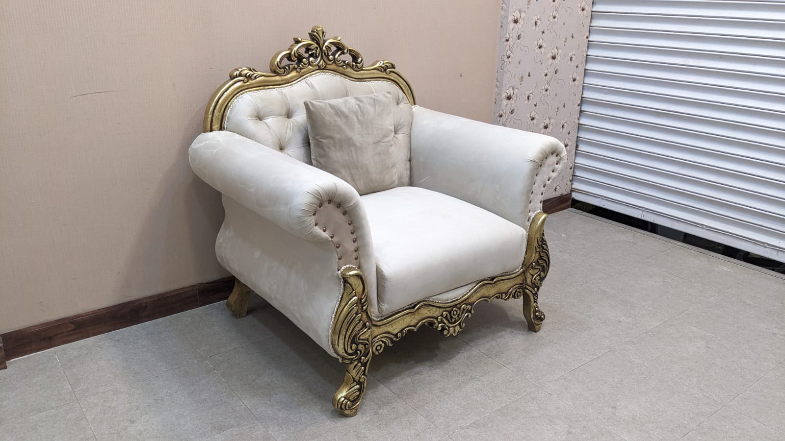 Comfortable 4 Seater Sofa Set