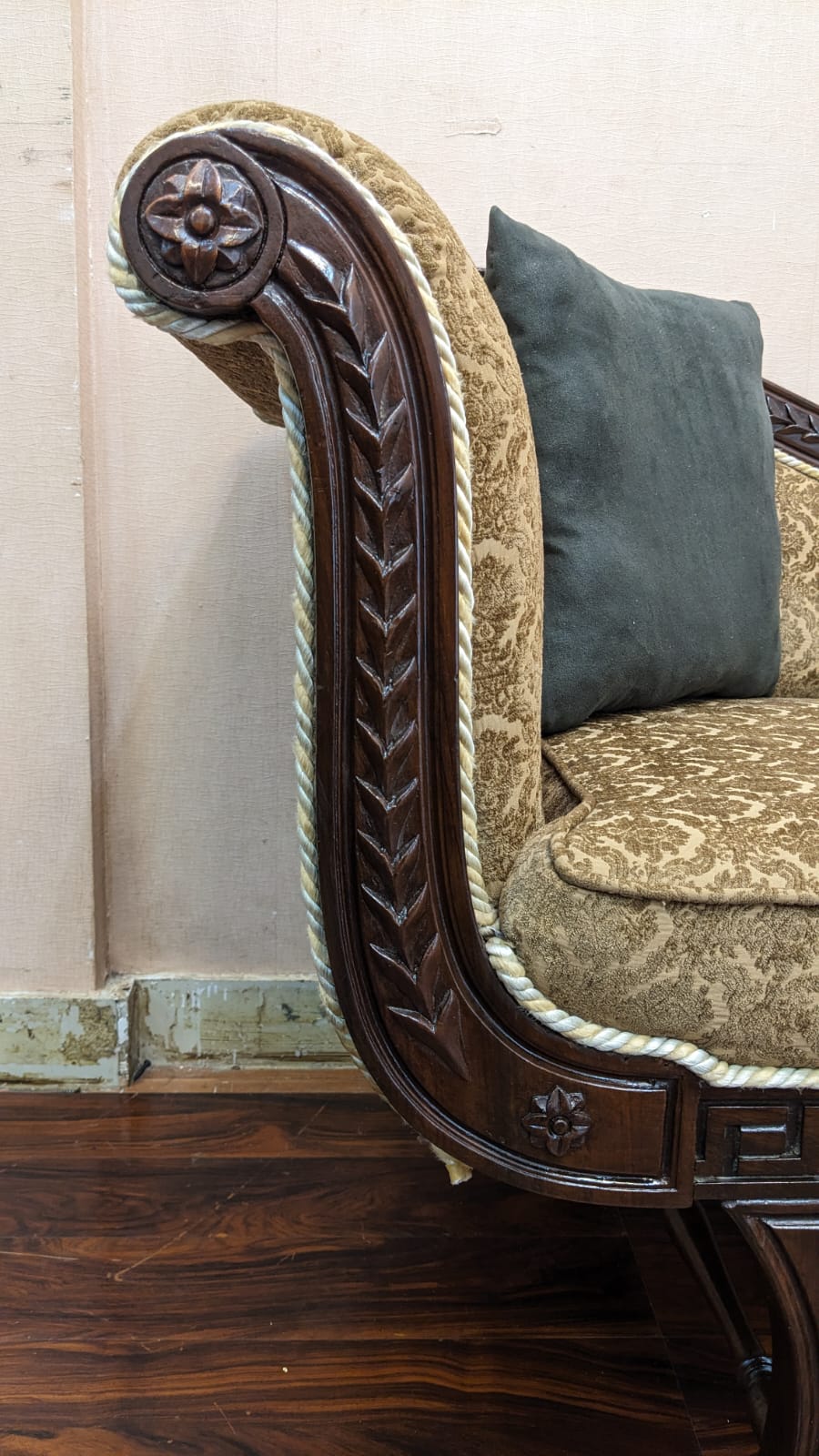 Solid Sheesham Wood 2.5 Seater Diwan