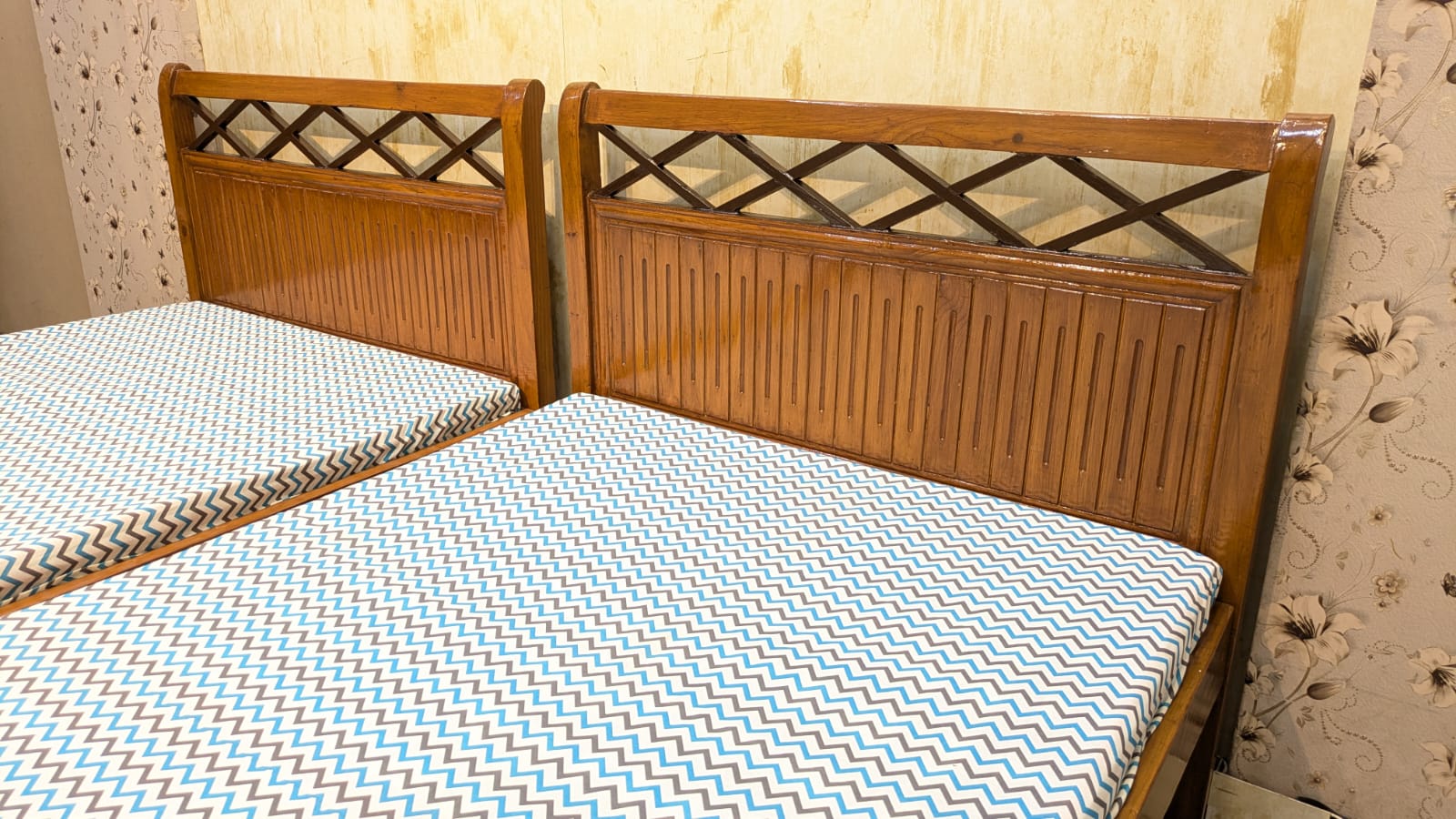 Solid oak Wood