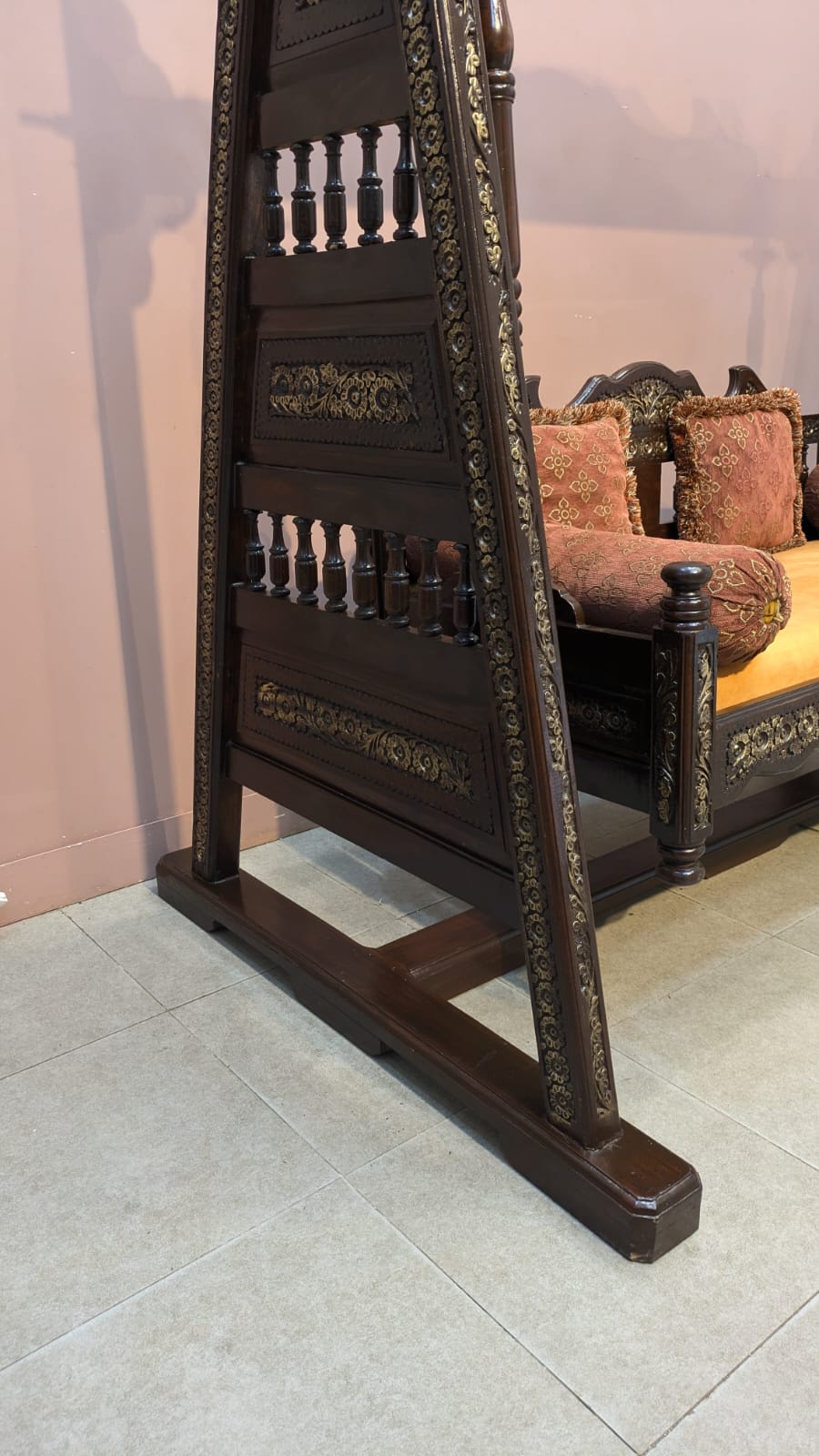 ROYAL ELEGANCE – A TIMELESS CHINIOTI JHOOLA MASTERPIECE
