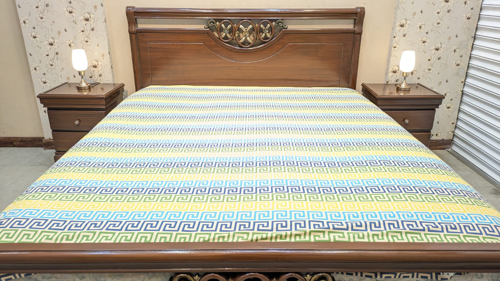 Super King Size Bed With 2 Side Tables