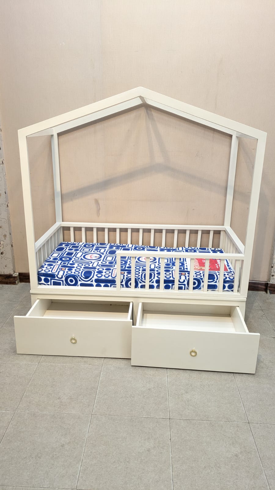 Kids House Style Bed with Mattress