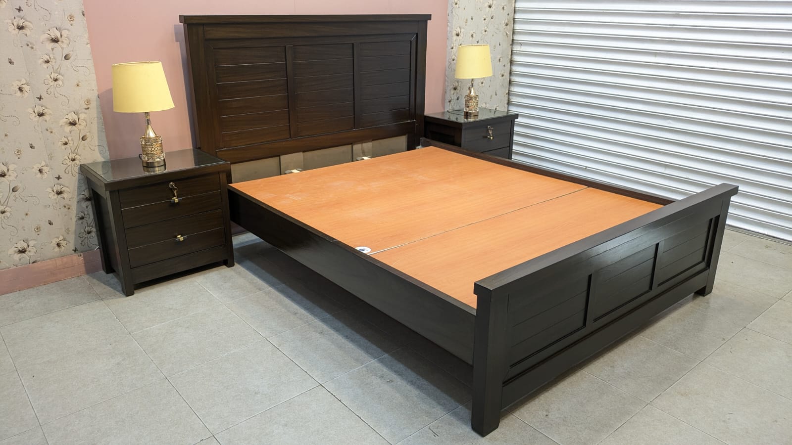 Elegant Queen Size Bed with 2 Side Tables
