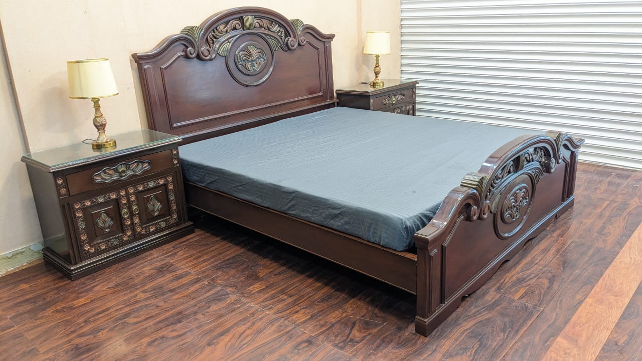 King Size Bed with 2 Side Tables