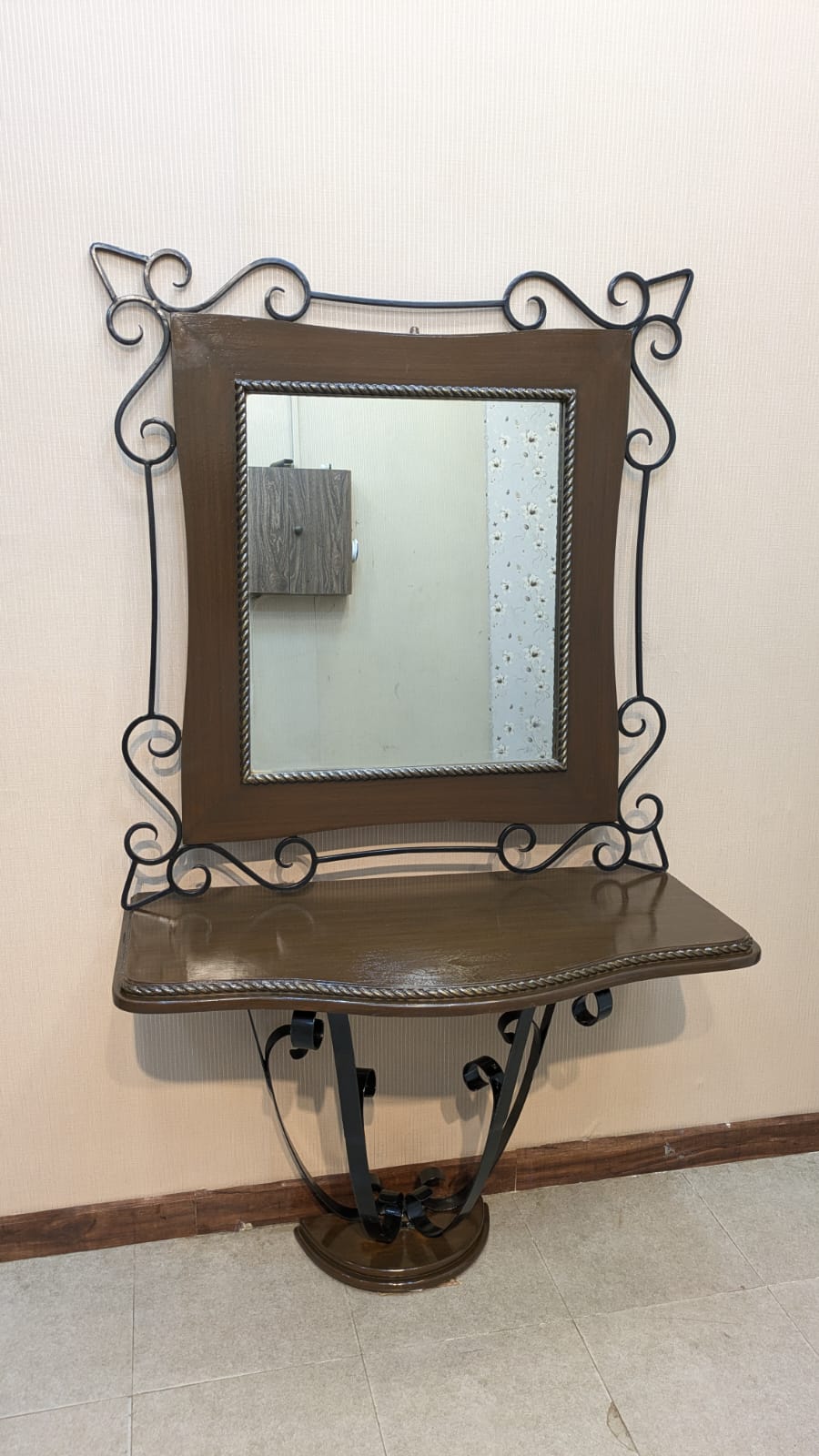 French Style Wall Mounted Console with Mirror
