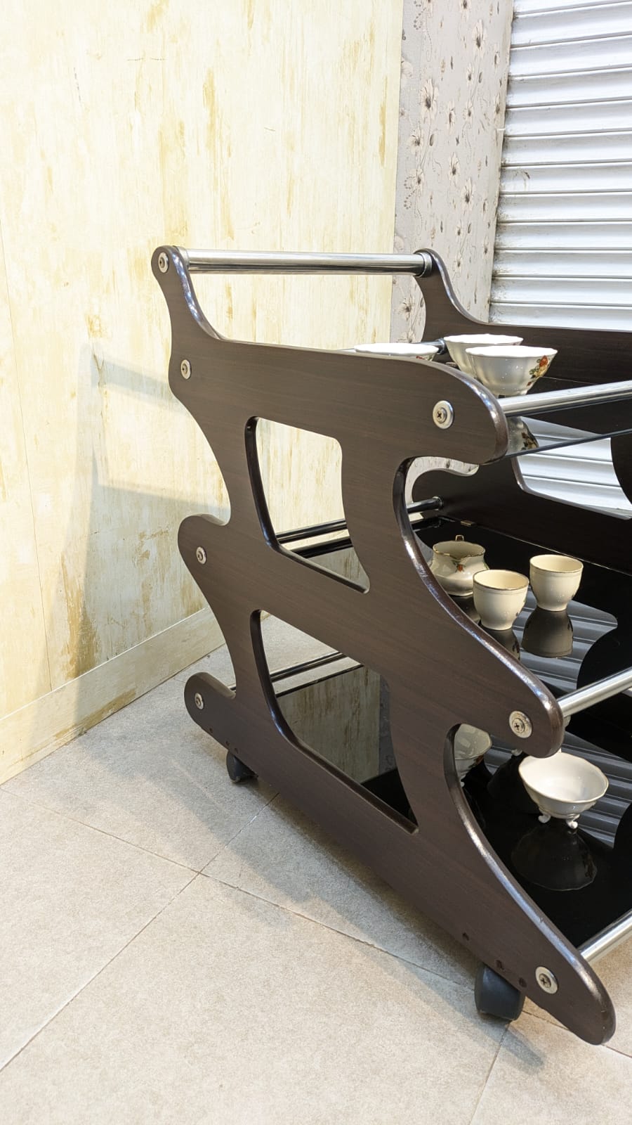 BEAUTIFUL MODERN 3-TIER TEA TROLLEY