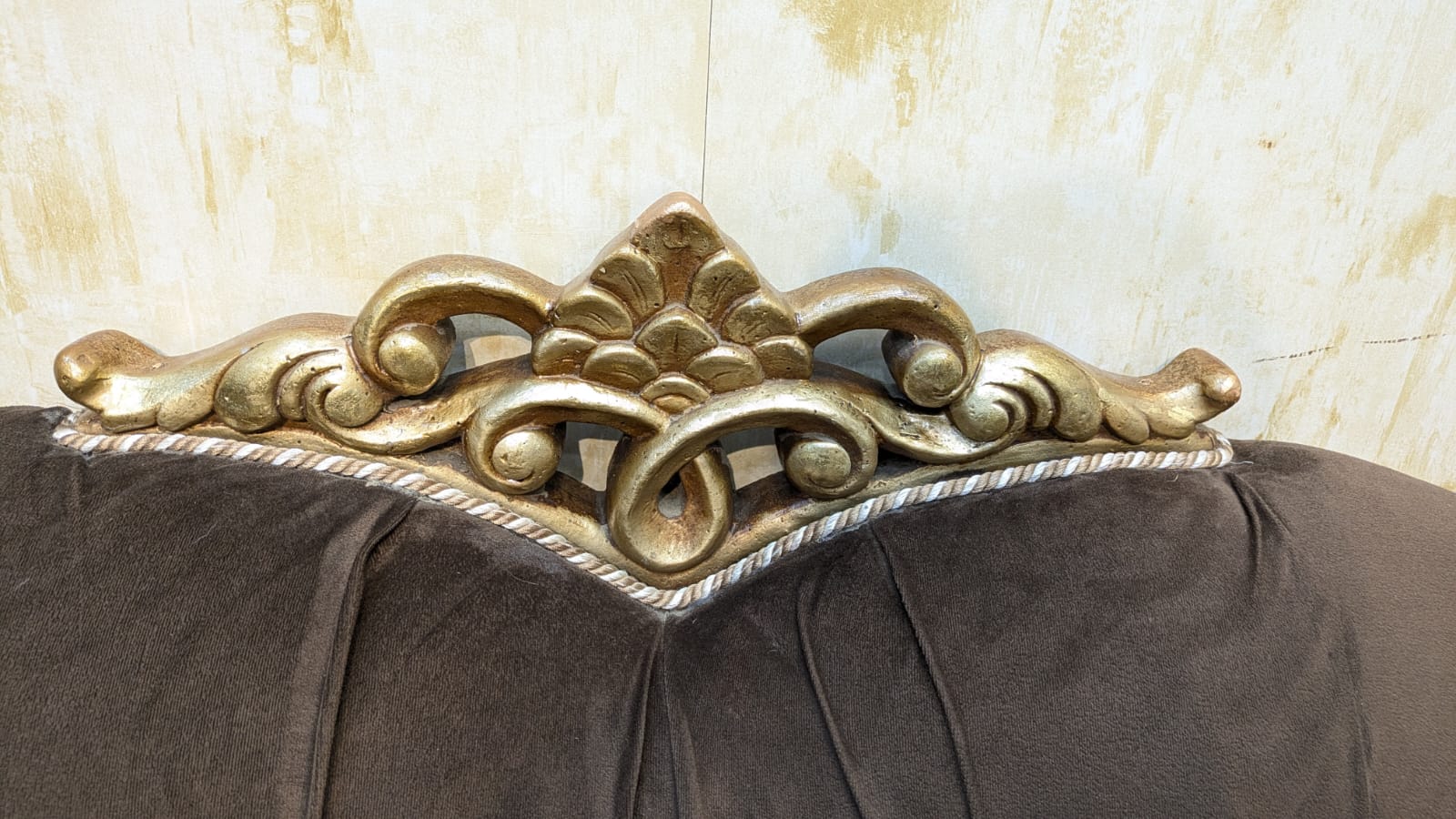 Luxurious 7 Seater Sofa Set