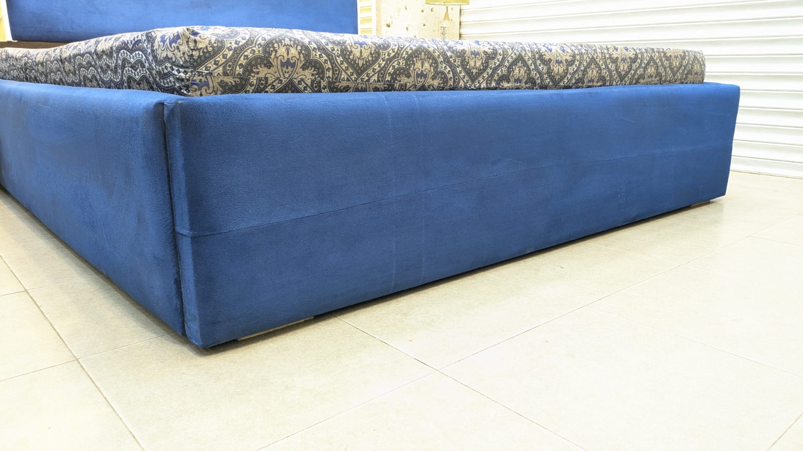 King Size Bed With 2 Side Tables