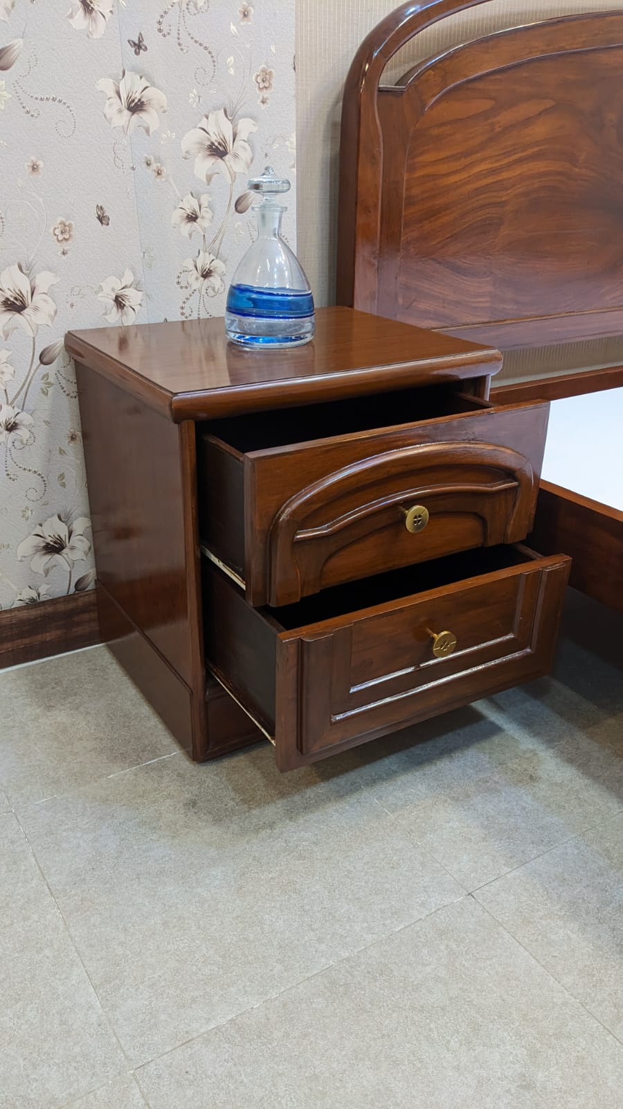 King Size Bed with 2 Side Tables