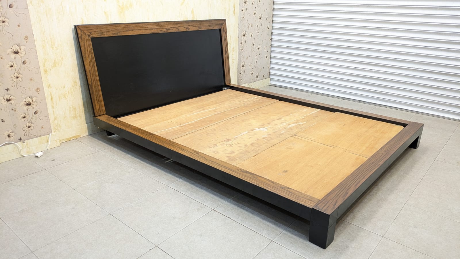 Habitt Queen Size Bed