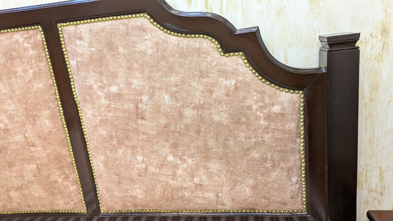 King Size Bed With 2 Side Tables