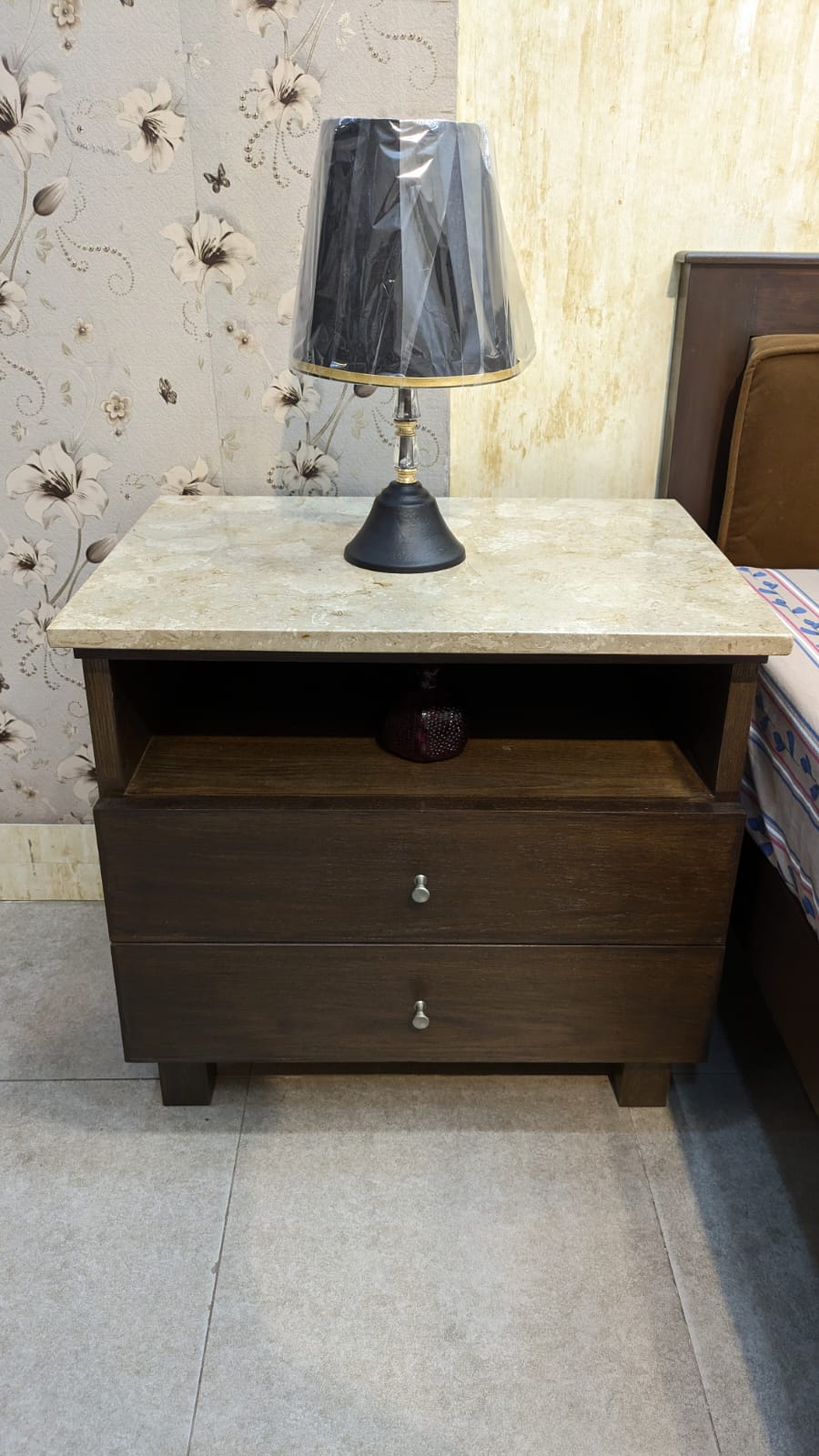 King size bed with 2 side table