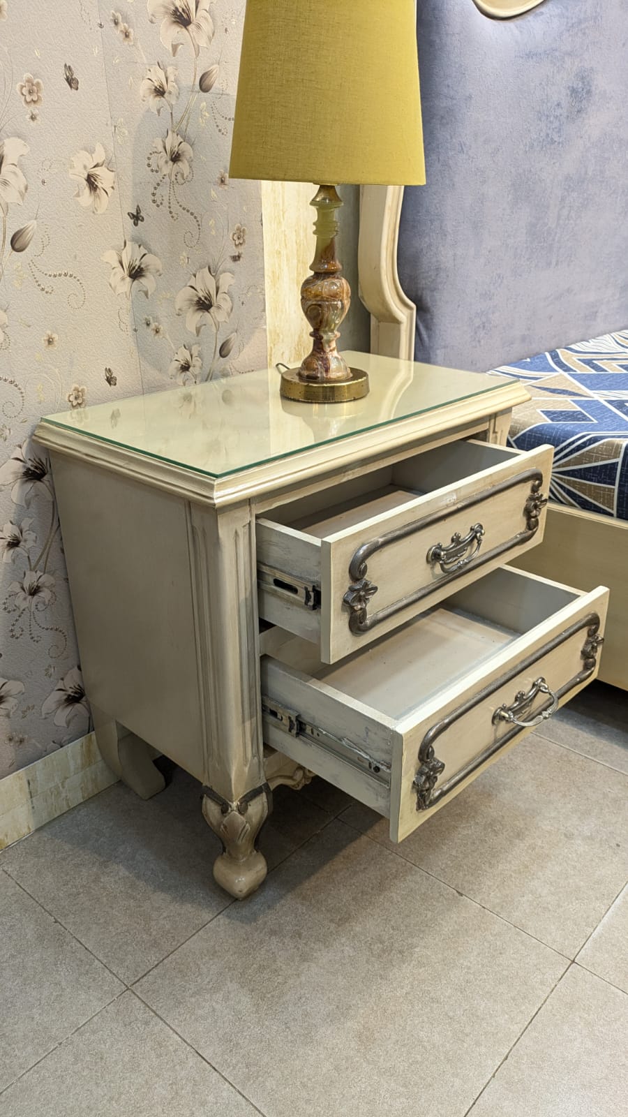 Elegant Design King Size Bed Set