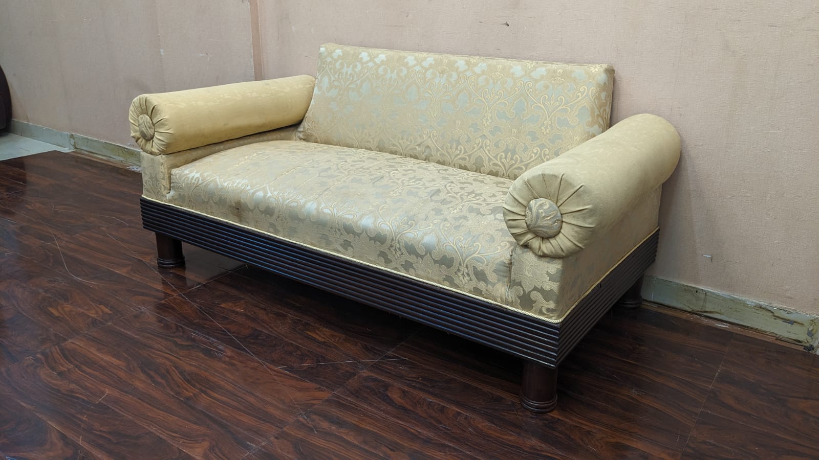 Kalamkaar Furniture 4 Seater Sofa Set