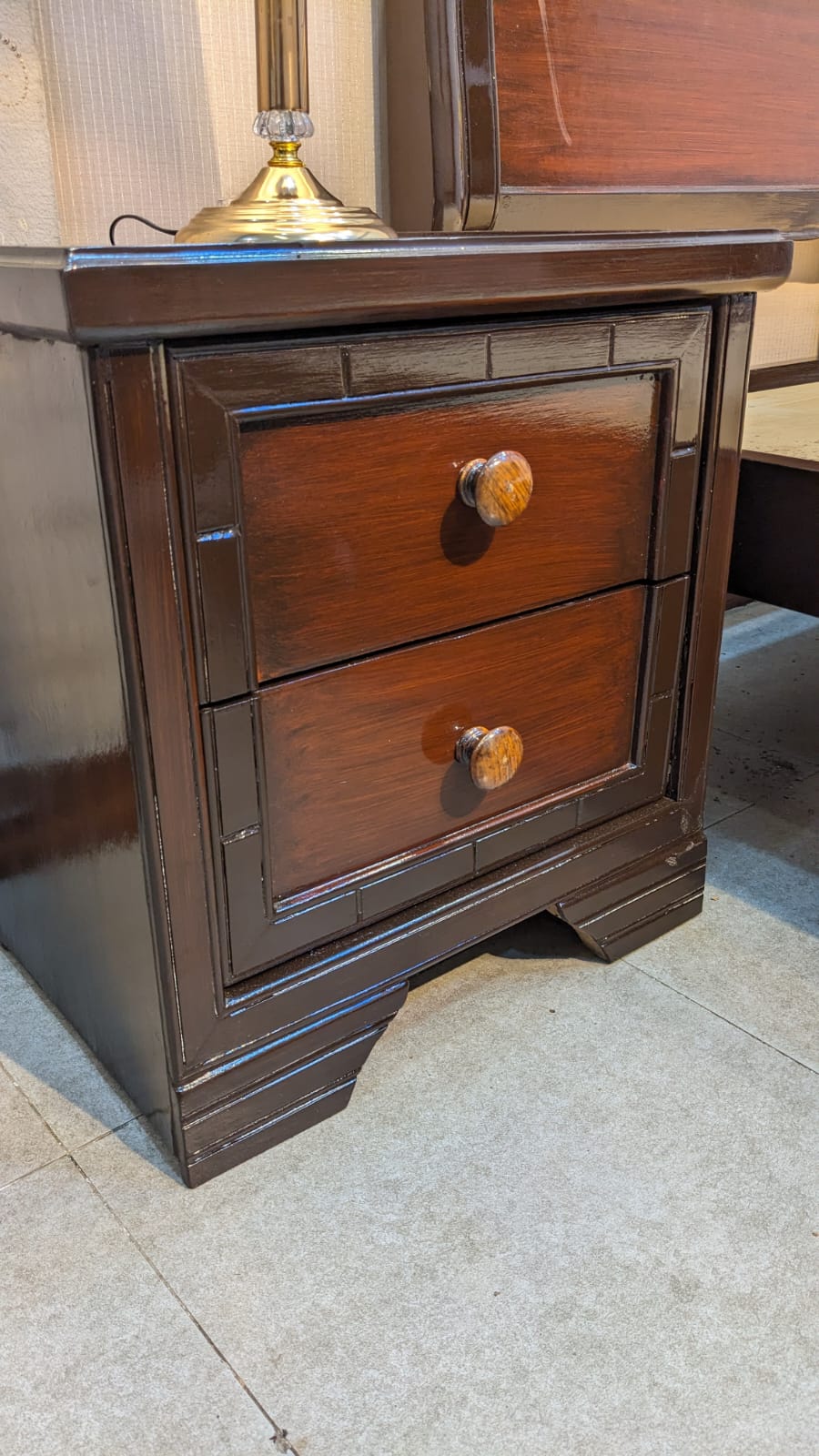 Queen Size Bed With 2 Side Tables